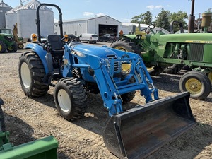 Mini Tractor LS para Tareas Agrícolas, Precio al por Mayor, con Rendimiento Confiable, Gran Tracción y Control del Operador - Product Image 4