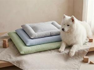 Coperta Rinfrescante in Seta Ghiacciata Yommy per Animali Domestici: Tappetino Rinfrescante Morbido, Traspirante e Antiscivolo Lavabile per Cani e Gatti - Product Image 2