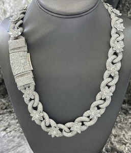 Munjani Impex Chaîne fine cubaine en forme de fleur personnalisée Moissanite VVS Diamant en argent sterling 925 Certifié IGI Bijoux fins - Product Image 2