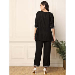 Deebaco Ensemble coordonné 2 pièces noir uni pour femme, col rond, manches 3/4, coupe ample, haut long décontracté avec pantalon, bordure perlée, toutes saisons - Product Image 4