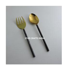 Top Seller Designer Laiton & Acier Inoxydable Ensemble de Serveurs à Salade en Métal pour Servir Cuillère à Salade et Fourchette par Ambience Lifestyle - Product Image 1