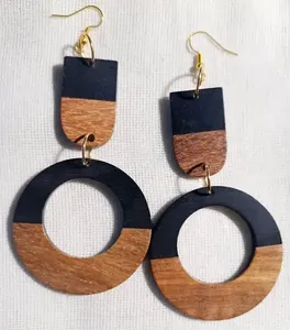 Pendientes de gota de resina personalizados de alta calidad para damas Diseño hueco elegante y elegante Directo DE LA India - Product Image 2