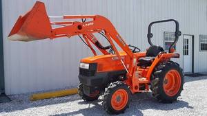 Tractor Diésel Compacto Kubota L2800 Nuevo y Usado para Agricultura, Mantenimiento de Propiedades y Agricultura Comercial - Product Image 6