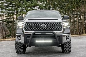 Tndra SR5 DoubleCab 4x4 2019, 17 900 miles, V.8, 4 roues motrices - Product Image 4