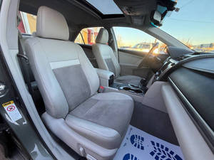 Voiture d'occasion abordable Toyota Camry Hybride XL-E 2013 conduite à gauche - Product Image 2