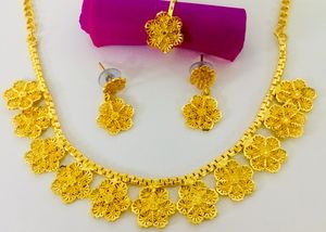 Ensemble de bijoux de mode vintage plaqué or 18 carats matériau en cuivre-collier boucles d'oreilles bracelets peignes broches - Product Image 4