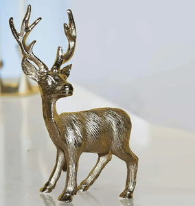 Cerf sculpté en fonte d'aluminium sur mesure Cerf décoratif en métal pour la maison avec finition brillante - Product Image 1