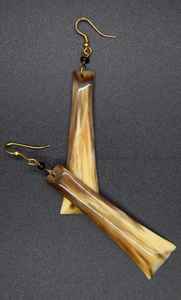 Bracelet en corne noire de qualité supérieure, élégant, fait à la main, boucles d'oreilles à clous attrayantes, style vintage, bel aspect, personnalisé pour femmes - Product Image 4