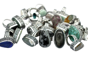 Lote de 200 Uds. al por mayor de piedras preciosas de mezcla originales chapadas en plata 925 con anillos de piedras preciosas mixtas, anillo fino de piedra Natural bastante facetado - Product Image 2