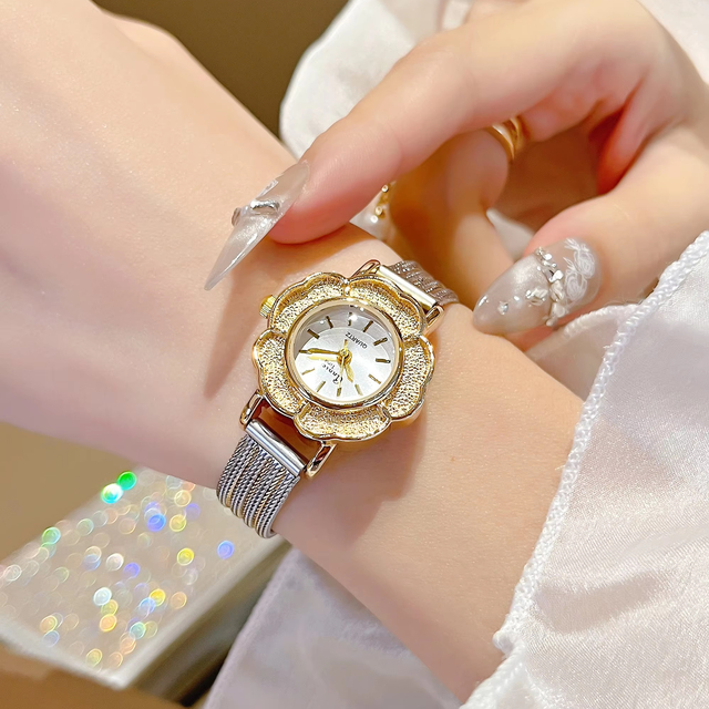 Hot-selling Link Bracelet Watch Italian-style Quartz Watch New Fashion for Men and Women Gold and White Italian Charm Watch