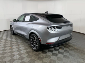 Auto Eléctrico Familiar de Lujo Usado 2025, SUV de Alto Rendimiento, Doble Tracción AWD, 480 hp, 860 Nm de Torque, Techo Panorámico de Litio - Product Image 6