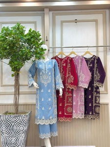 Ssumaira Collection Presenting 3 Piece Vestido de invierno Tela Algodón Bordado Pantalón Set - Product Image 2