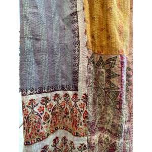 Châle en soie vintage imprimé à la main, motif Citrine Sun Garden - Product Image 4