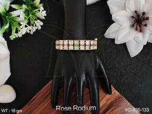 หินทรงสี่เหลี่ยมออกแบบหิน Kundan หินเครื่องประดับชุดเครื่องประดับอัญมณี Kundan สไตล์สวยสำหรับงานปาร์ตี้ - Product Image 3