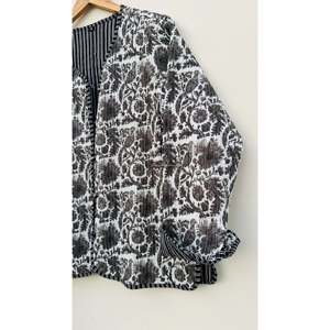 Veste matelassée en coton patchwork floral pour femme, réversible, style indien bohème, avec capuche, col montant, blazer western rayé pour le printemps - Product Image 4
