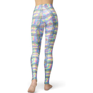 Pantalones de yoga con estampado personalizado para mujer, mallas deportivas, mallas de entrenamiento hechas en Pakistán, sublimadas, de alta calidad para mujer - Product Image 4