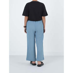 Pantalones SEONG Clásicos de Corte Regular, Tejido de Algodón Sólido, Pierna Ancha y Decoración de Botones, Color Azul Cielo - Product Image 4