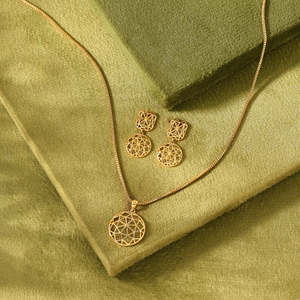 Fashion Jewelry Sets-<b>Circle</b> of <b>Light</b> Gold Pendant Set - Product Image 3