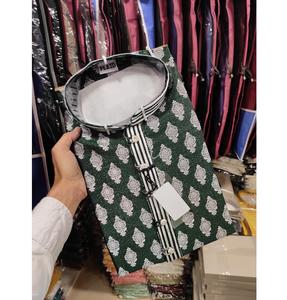 Kurta en soie douce tissée jacquard élégant pour hommes, parfait pour les mariages et les occasions de fête - Product Image 3