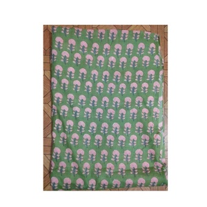 Tela de algodón de diseñador transpirable de alta calidad para vestidos de moda Cubierta ligera para niños Disponible Cantidad a granel India - Product Image 1