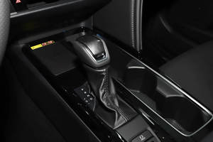 Sedán Usado 2025, Gasolina, Automático, Volante a la Izquierda, Estado Impecable, Asientos de Cuero, Neumáticos R17, Importado, Manual, Techo Panorámico - Product Image 2