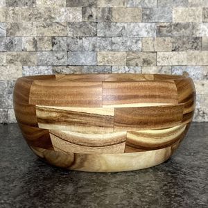 Cuenco de madera para servir, acabado suave, diseño de granja rústico hecho a mano, perfecto para el almacenamiento de la pieza central, ensaladas, frutas, servir pan - Product Image 1