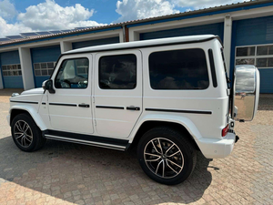 Mercedes G-Class G500 AMG Turbo R20 2025 Usado, 8 Cilindros, 4.0L, Blanco, Combustible Euro 6, Transmisión Automática, Volante a la Izquierda, Luces LED - Product Image 2