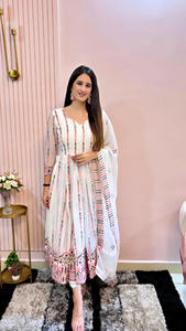 Vestido Anarkali DE TRABAJO bordado de Georgette de imitación de diseñador más reciente de FabZone - Product Image 3