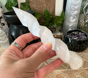 Baguette de sélénite naturelle artisanale en forme de spirale, pointe simple, pour la guérison par le Reiki, spirale de sélénite orgone, environ 4 pouces - Product Image 4
