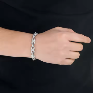 กำไลข้อมือเงินแท้ 925 ประดับเพชรโมอิสซาไนต์ ดีไซน์หรูหราสง่างาม ประดับด้วยพลอยเรืองแสงและเงิน เหมาะสำหรับสวมใส่ในงานแต่งงาน ทันสมัย - Product Image 2