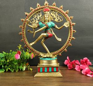 Statue Nirmala en laiton, sculpture artisanale dorée, décoration religieuse du Rajasthan pour la maison, idéale pour mariages, fêtes et cadeaux - Product Image 2