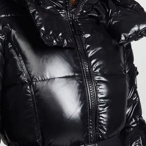 2025 chaqueta de burbujas de manga larga ligera y elegante para mujer con logotipo personalizado Color sólido temporada de invierno técnica teñida lisa - Product Image 2