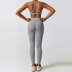 Top Trending Venta al por mayor Gimnasio Yoga Set Diseño elegante Entrenamiento Chándal Alta calidad Slim Fit Mujeres Conjunto de 2 piezas - Product Image 6
