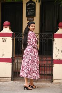 Vestido Midi de línea A para mujer Diseño sofisticado con tela Premium Ideal para oficina, fiestas y ropa elegante todos los días - Product Image 2