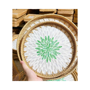 Artisanat de haute qualité plateau de service en rotin naturel plateau artisanal en incrustation de nacre respectueux de l'environnement - Product Image 1