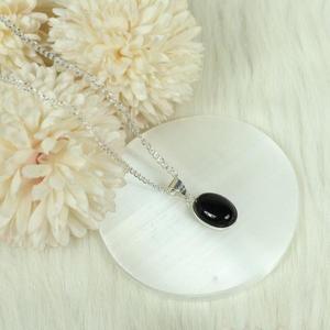 Pendentif ovale en onyx noir naturel avec chaîne plaquée or, bijou chrétien unisexe, cadeau - Product Image 2