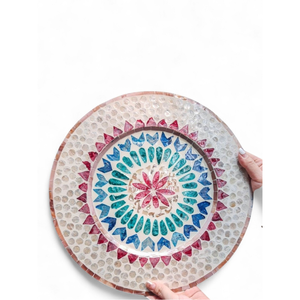 Platos Decorativos con Acabado Iridiscente de Nácar para Decoración de Mesa de Boda de Lujo - Product Image 1