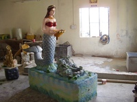 Statue de sirène en fibre de verre et plastique, design moderne de haute qualité, fabriquée à la main, légère, couleur personnalisée, taille personnalisée, pour intérieur