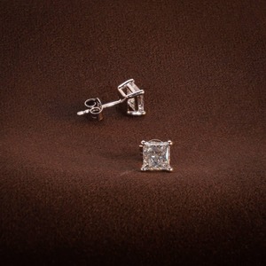 Boucles d'oreilles en diamant de laboratoire certifié IGI taille princesse pour cadeau de mariage, boucles d'oreilles solitaires en or 14 carats à bas prix - Product Image 6