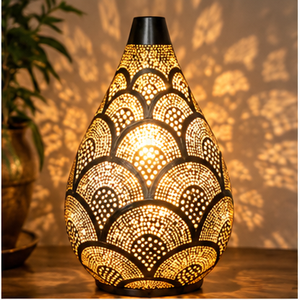 Lámpara de Mesa Metálica Marroquí Hecha a Mano con Patrones de Arco Perforados Intrincados, Acabado en Latón Dorado/Gris, Personalizable, Estilo Oriental - Product Image 1