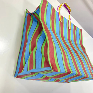 Bolsas de cosméticos de playa tejidas de plástico reciclado con telar personalizado ecológico, bolsas de compras a rayas de moda con cremallera reutilizable - Product Image 1