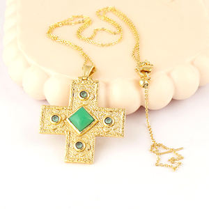 Collier pendentif croix chrétienne style bohème plaqué or 18 carats avec chalcédoine chryso et minuscules oxydes de zirconium aquatiques, bijoux hip-hop - Product Image 3