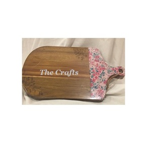 Tabla de cortar de madera de diseño admirable con utensilios de cocina de calidad superior Tabla de cortar queso a la venta - Product Image 2