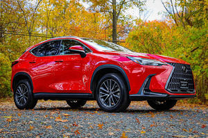 Lexus NX Hybride 350h AWD 2023, boîte automatique, titre propre, sans accident, faible kilométrage, prêt pour l'expédition - Product Image 4
