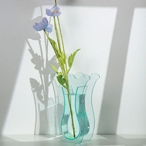 Elegante florero acrílico, pieza central duradera para exhibir flores artificiales frescas, perfecto para mejorar cualquier decoración de hogar o evento - Product Image 3