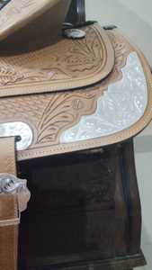Selle Western en cuir de cheval usinée à la main de qualité supérieure avec accessoires de jeu à prix abordable - Product Image 3
