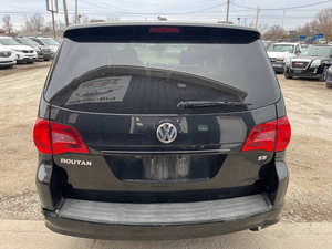 Auto Usado de Calidad a Precio Accesible, Volkswagen Routan 2012, Volante a la Izquierda - Product Image 5