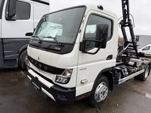 Camion de transport urbain d'occasion Mitsubishi Fuso Canter RHD Euro 6 Diesel à transmission automatique avec benne hydraulique - Product Image 2