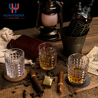 Artisanat de qualité 10oz 4 pièces ensemble de verres à whisky verre en forme de diamant avec boîte en bois personnalisée pour cadeau d'anniversaire de noël