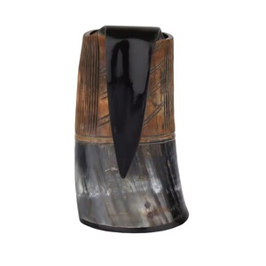 Mug en corne à boire viking écologique, couleur noire, fabriqué à la main à partir de corne 100% naturelle, personnalisation disponible - Product Image 2